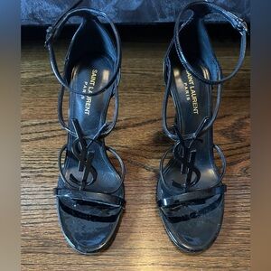 YSL Cassandra Sandals in Patent Leather. Size 38.